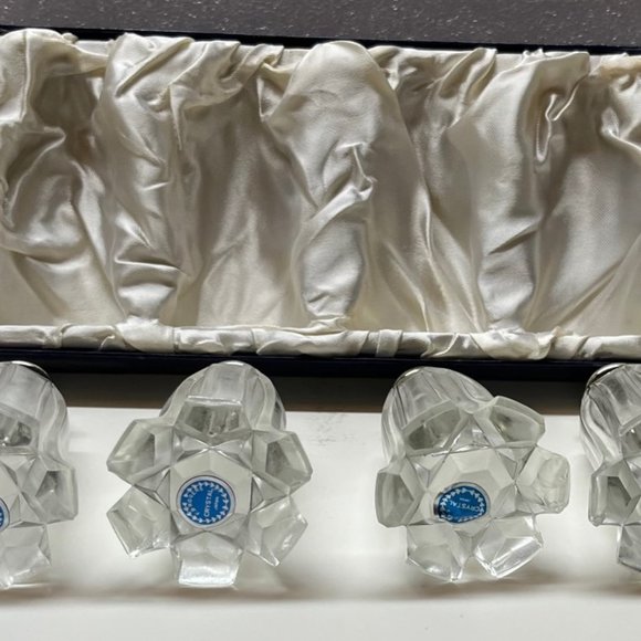 FB Rogers Silver Plated Salt and Pepper Shakers (4) - Picture 2 of 3